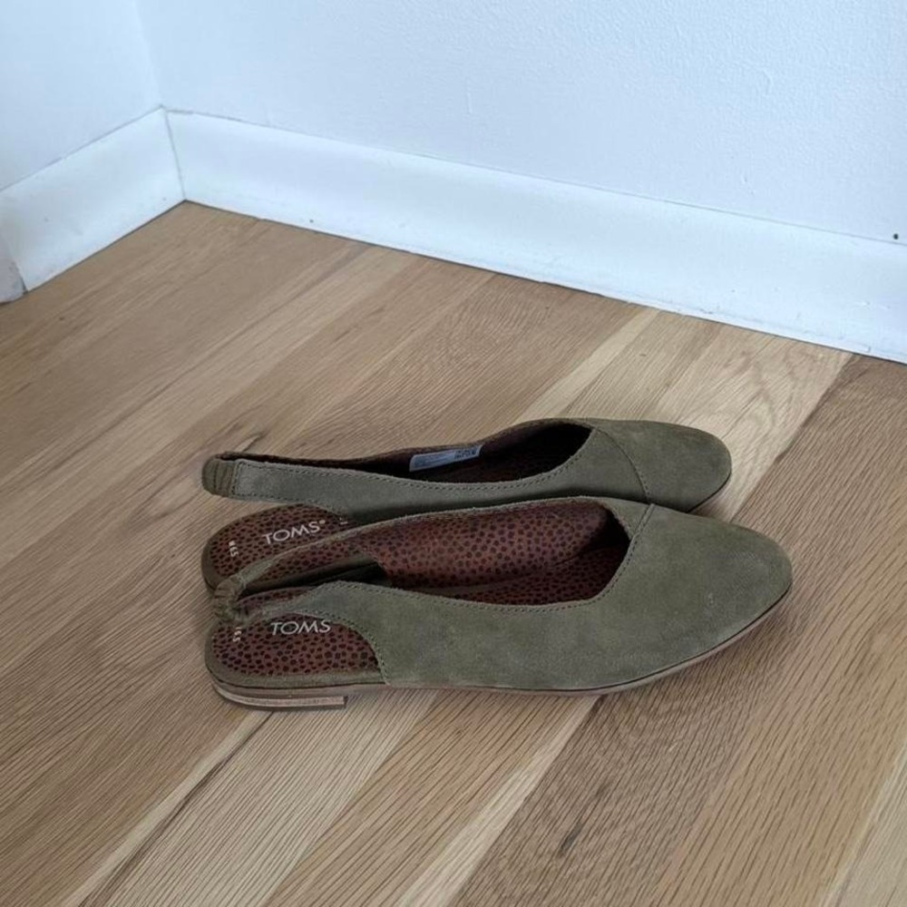TOMS Olive Green Suede Criss Cross Flats – Women's 6.5 – Boho Slingback Shoes